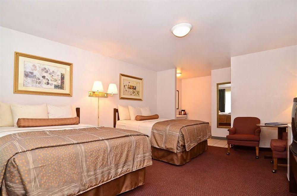 Magnuson Hotel Маниту Спрингс Екстериор снимка