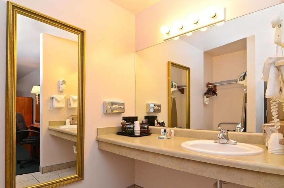Magnuson Hotel Маниту Спрингс Екстериор снимка