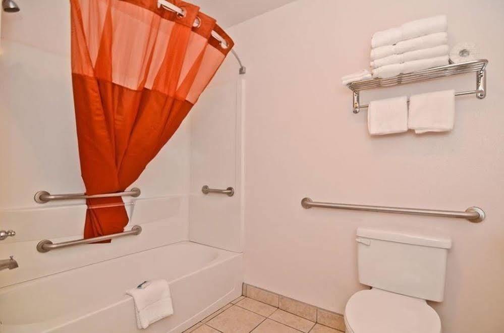 Magnuson Hotel Маниту Спрингс Екстериор снимка