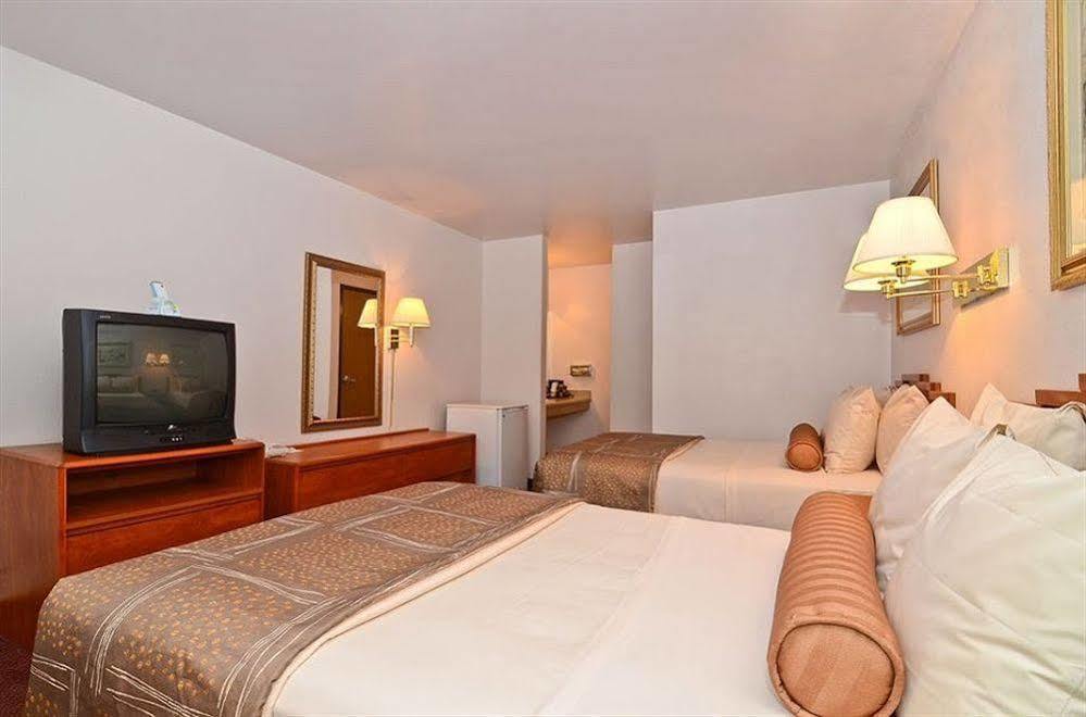 Magnuson Hotel Маниту Спрингс Екстериор снимка
