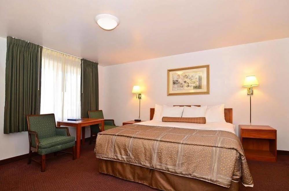 Magnuson Hotel Маниту Спрингс Екстериор снимка